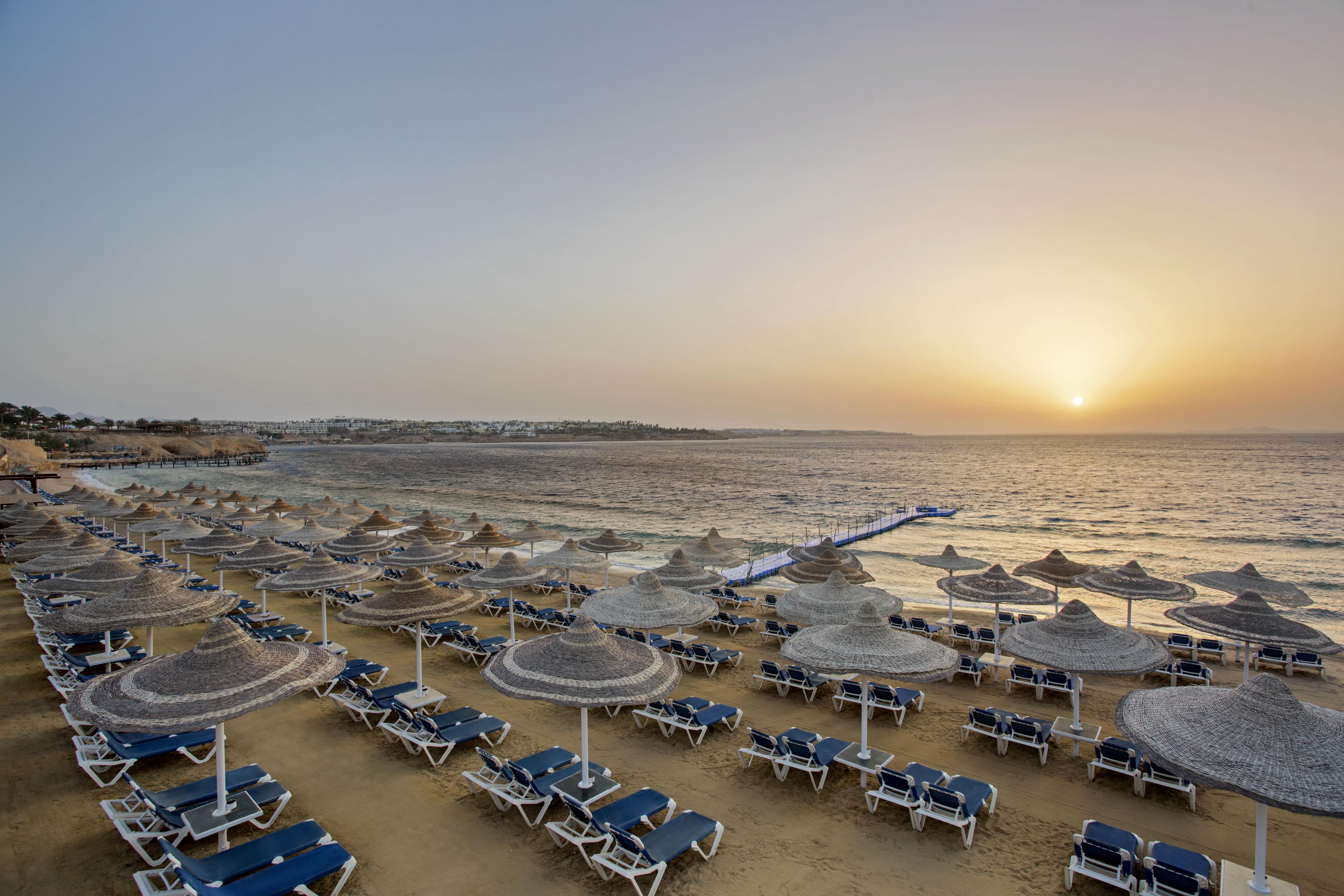 Sultan Gardens Resort Sharm El Sheikh Esterno foto Sunset at Nissi Beach