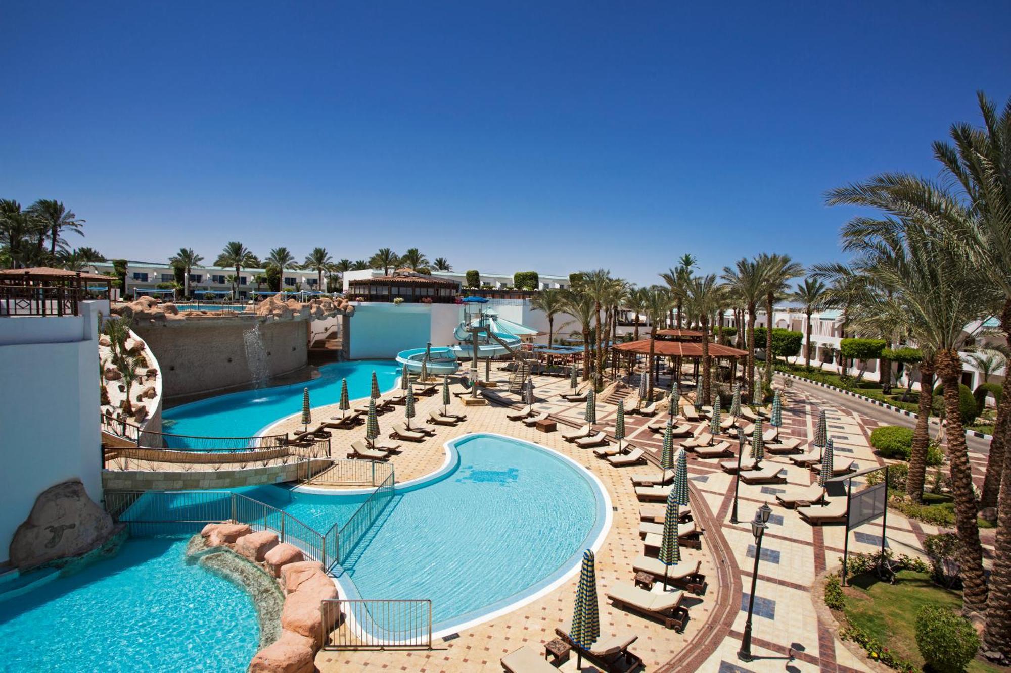 Sultan Gardens Resort Sharm El Sheikh Esterno foto The pool at the Hilton Sharm El Sheikh