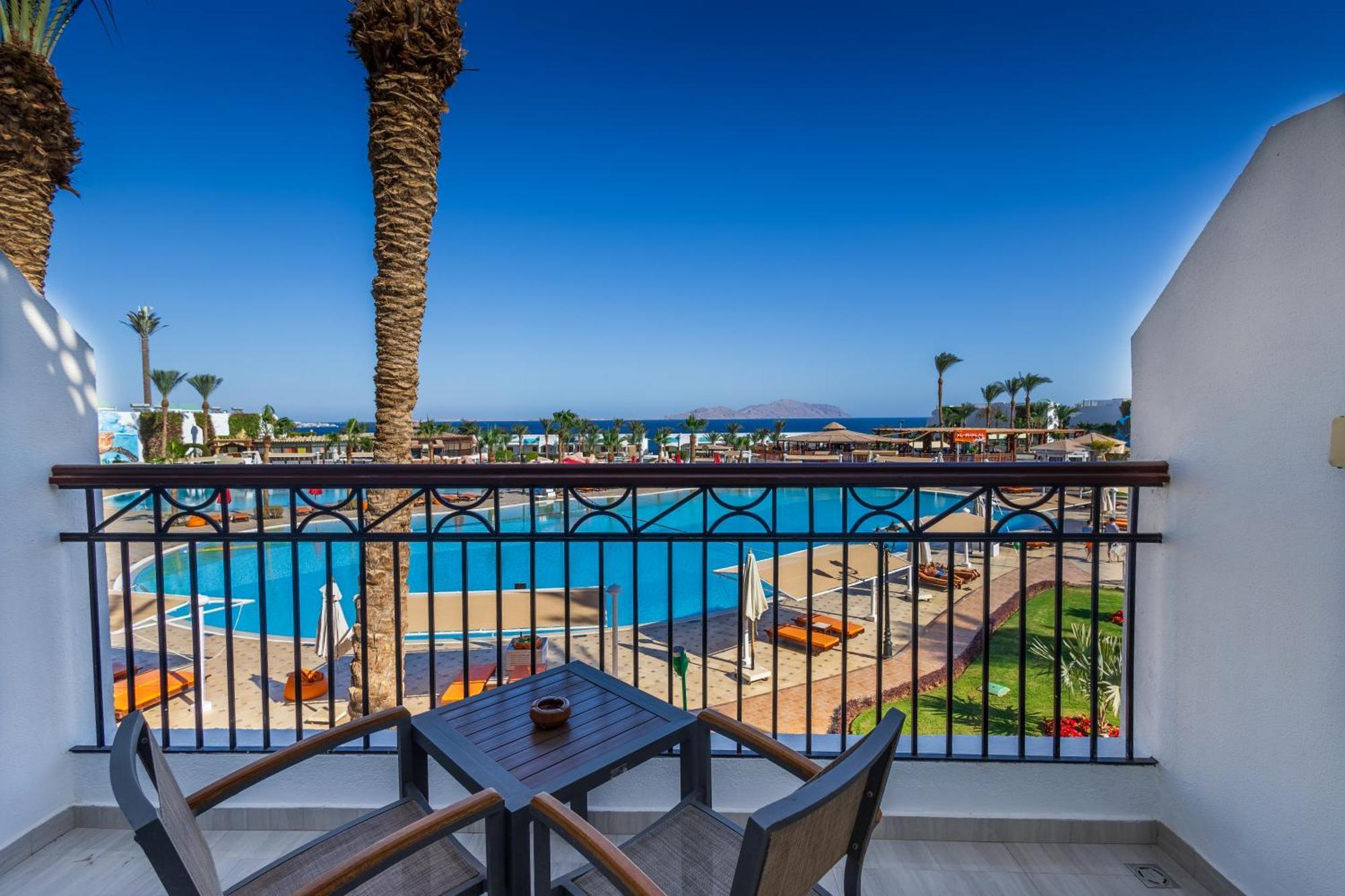 Sultan Gardens Resort Sharm El Sheikh Esterno foto Balcony of a hotel room